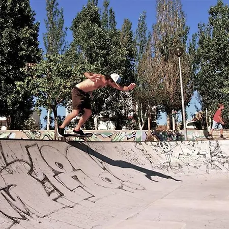 Kokua Surfarm, Quinta Atouguia Da Baleia